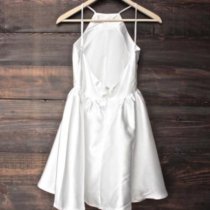 Selling White Short Backless Homecoming Dresses..