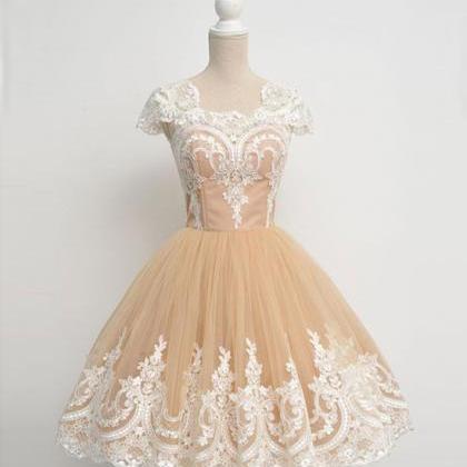 Vintage A-line Cap Sleeves Tulle Lace Champagne..