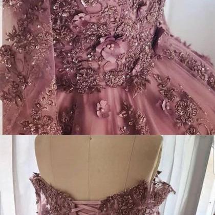 Amazing Lace Embroidery Long Sleeves Prom Dresses..