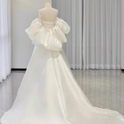 Sexy Off-shoulder White A-line Satin Long Wedding..