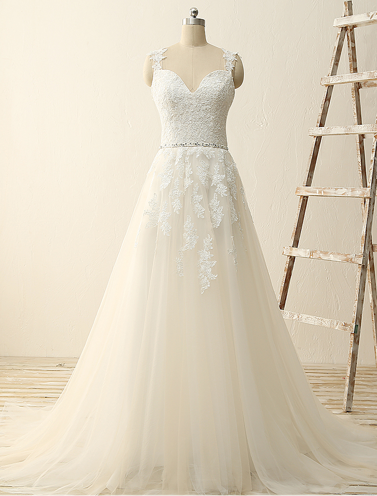 Sleeveless Lace Appliqué Sweep Train Wedding Dress With Plunging Sweetheart Neckline