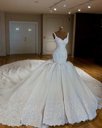 Vintage Wedding Dress,V-neck Wedding Dresses,Satin Wedding Dresses,Mermaid Wedding Dresses With Lace Embroidery