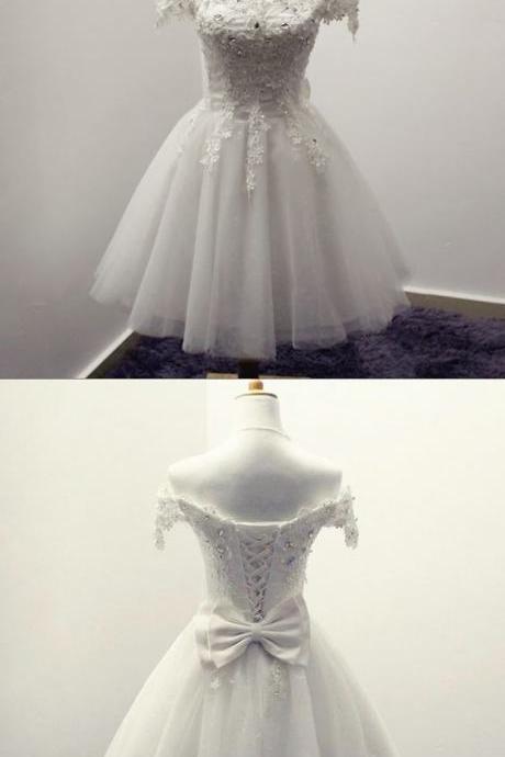 A-line Round Neck Short Ivory Tulle Homecoming Dress With Appliques