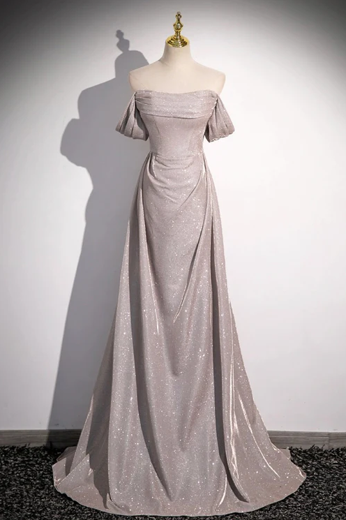 Glittering Gown With Puff Sleeves And Train on Luulla